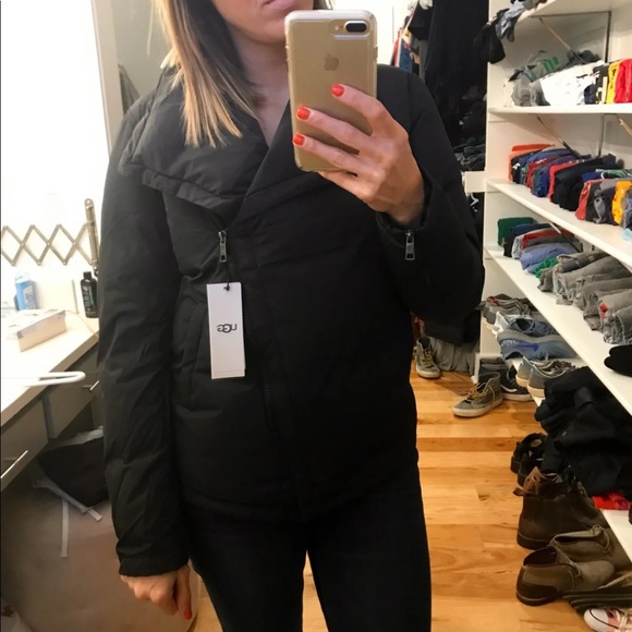 UGG SHORT PUFF COAT BRAND NEW - Picture 2 of 6